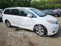 2017 Toyota SIENNA фото
