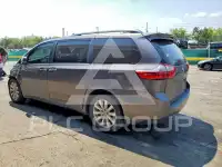 2017 Toyota SIENNA фото