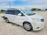 2017 Toyota SIENNA photo