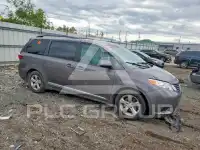2017 Toyota SIENNA фото