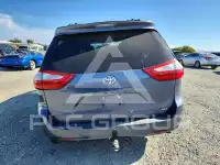 2017 Toyota SIENNA фото