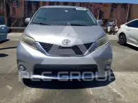 2017 Toyota SIENNA фото