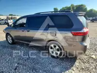2017 Toyota SIENNA photo