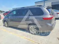 2017 Toyota SIENNA фото