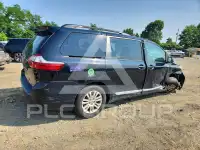 2017 Toyota SIENNA photo