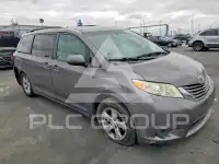 2017 Toyota SIENNA photo