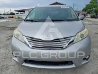2017 Toyota SIENNA фото