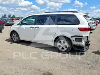 2017 Toyota SIENNA фото