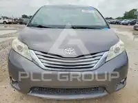 2017 Toyota SIENNA фото