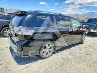 2017 Toyota SIENNA фото
