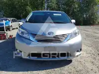 2017 Toyota SIENNA фото