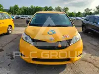 2017 Toyota SIENNA photo