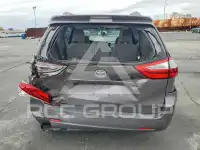 2017 Toyota SIENNA photo