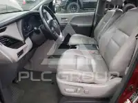2017 Toyota SIENNA photo