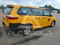 2017 Toyota SIENNA photo