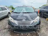 2017 Toyota SIENNA фото