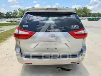2017 Toyota SIENNA фото