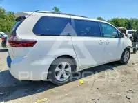2017 Toyota SIENNA photo