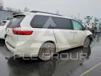 2017 Toyota SIENNA photo