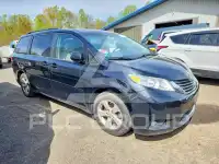 2017 Toyota SIENNA photo