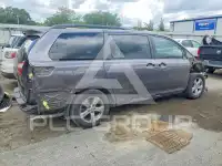 2017 Toyota SIENNA фото
