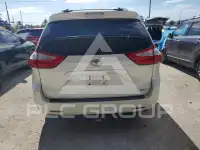 2017 Toyota SIENNA photo