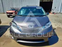 2017 Toyota SIENNA фото
