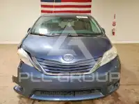 2017 Toyota SIENNA фото