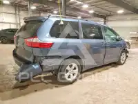 2017 Toyota SIENNA фото