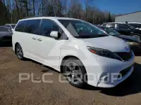 2017 Toyota SIENNA photo