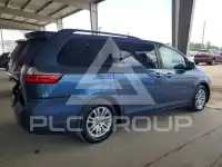2017 Toyota SIENNA photo