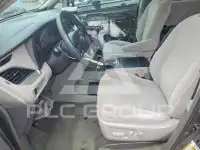 2017 Toyota SIENNA фото