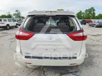 2017 Toyota SIENNA photo