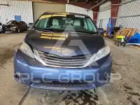 2017 Toyota SIENNA фото