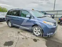 2017 Toyota SIENNA фото