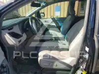 2017 Toyota SIENNA фото