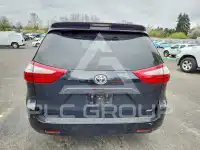 2017 Toyota SIENNA фото