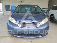 2017 Toyota SIENNA photo