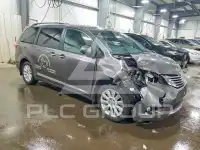 2017 Toyota SIENNA photo