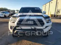 2017 Toyota TACOMA photo