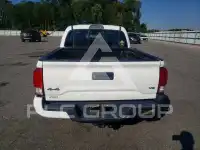 2017 Toyota TACOMA photo
