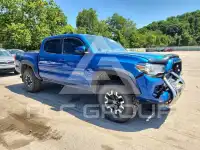 2017 Toyota TACOMA photo