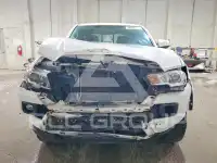 2017 Toyota TACOMA photo