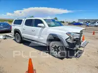 2017 Toyota TACOMA photo