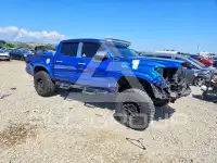 2017 Toyota TACOMA photo