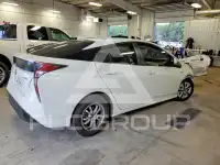 2017 Toyota PRIUS photo