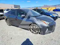 2017 Toyota PRIUS photo