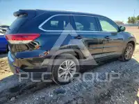 2017 Toyota Highlander photo