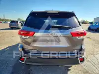 2017 Toyota Highlander photo