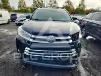 2017 Toyota Highlander photo